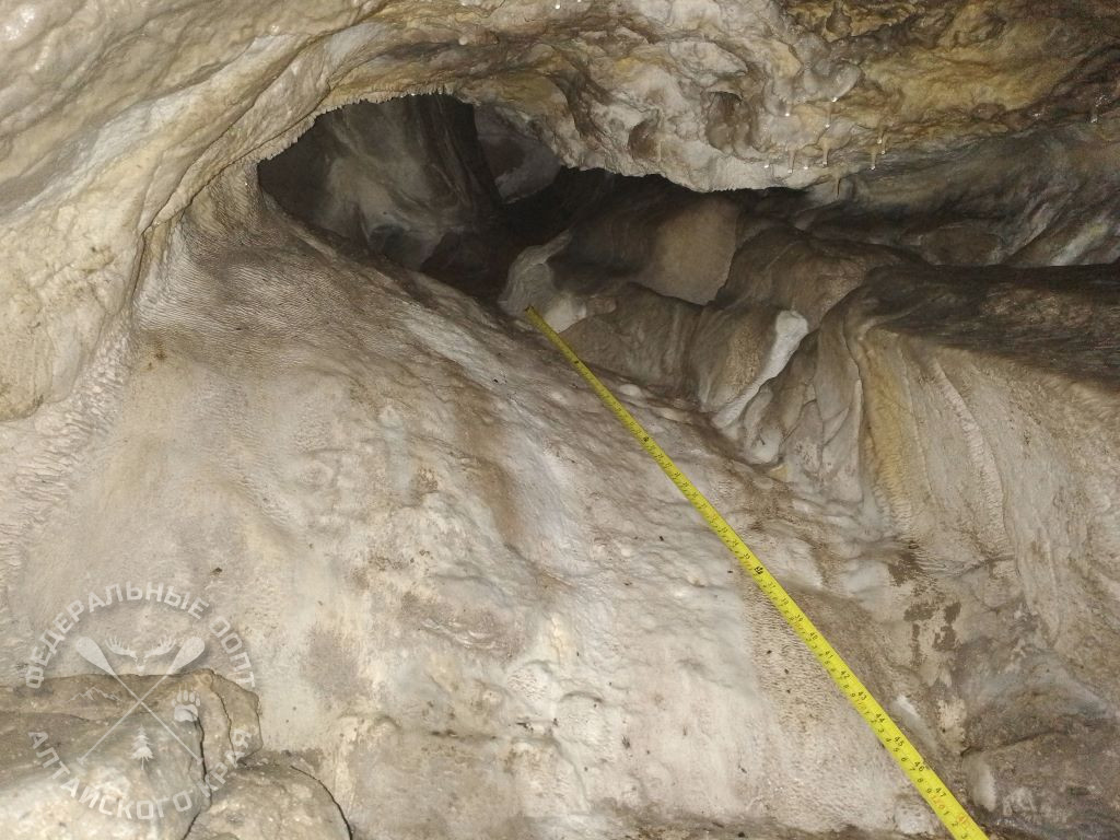 Один из ходов Большой Ханхаринской пещеры